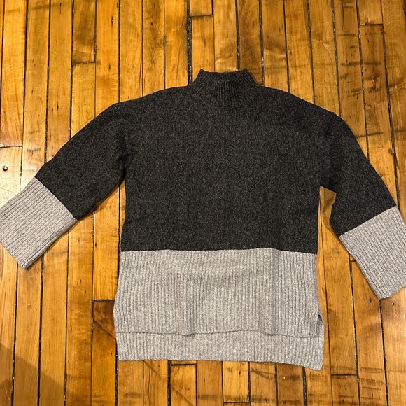 Michael Michael Kors sweater - Picture 1 of 4